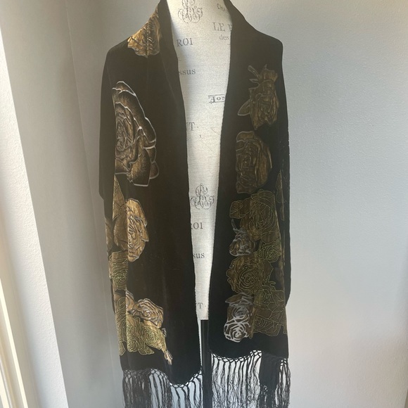 Scarf and/or wrap black and gold - Picture 4 of 4